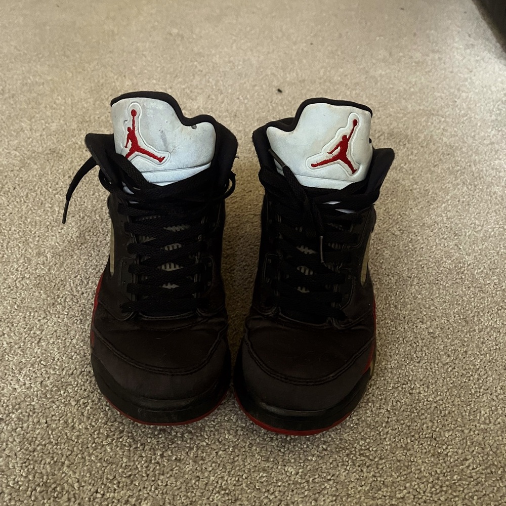Jordan Men's Black and Red Sneakers